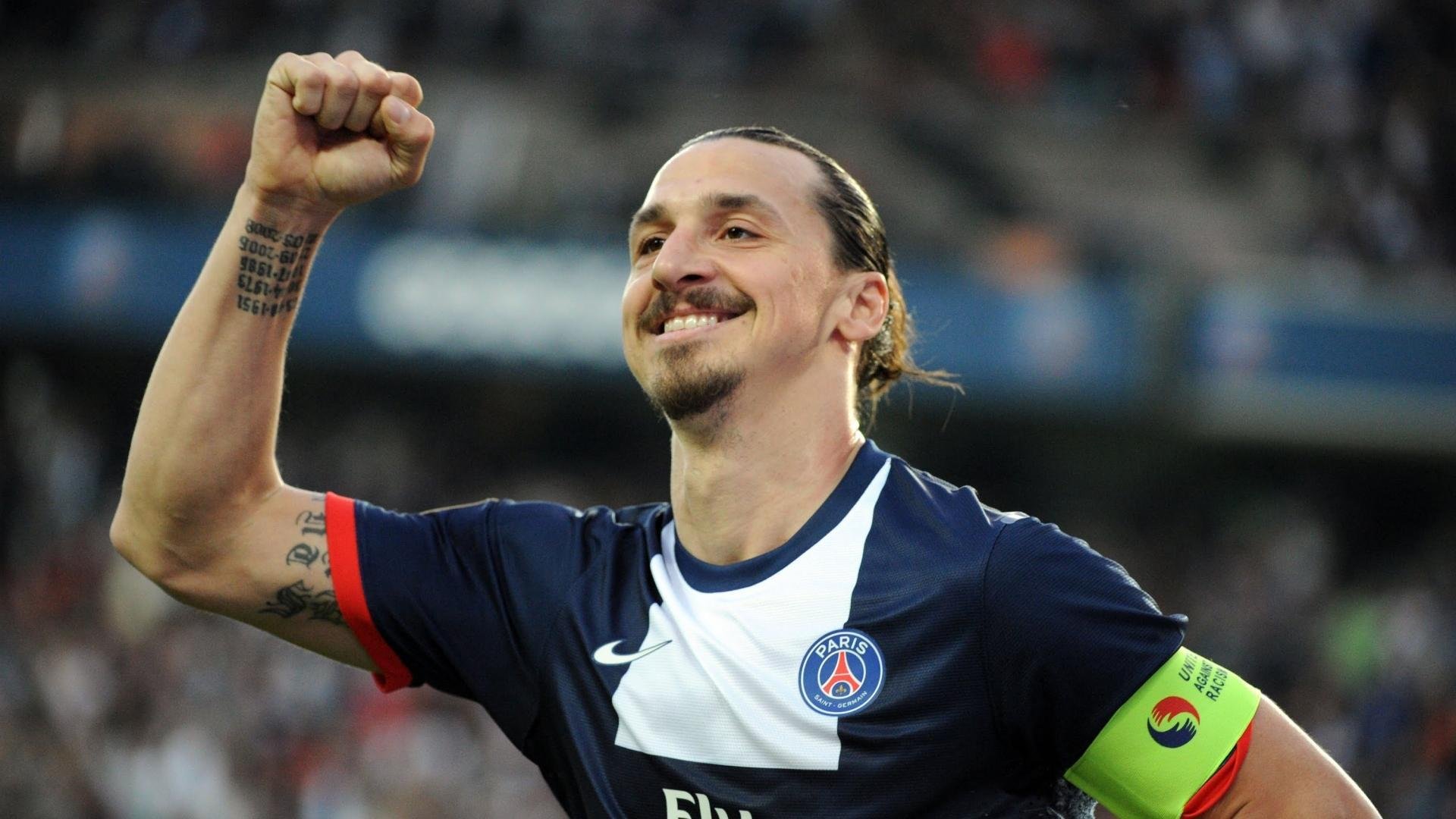 开云官网-泰山惊艳全场，魔笛无解封神，赛后温情一幕，教练亲自拥抱致敬，泰山魔笛封神之战，赛后教练温情拥抱致敬